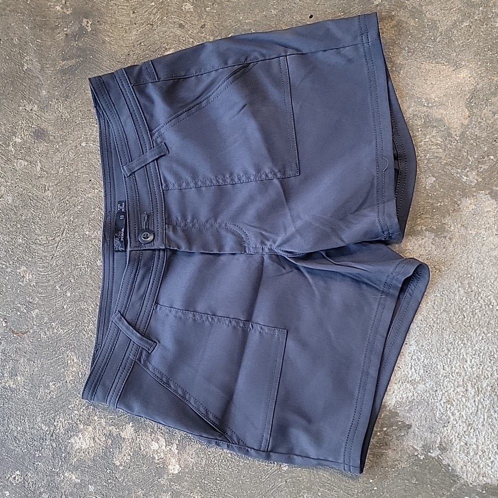 NWOT Prana Halle Short II 5inch Inseam CHARCOAL Size 10